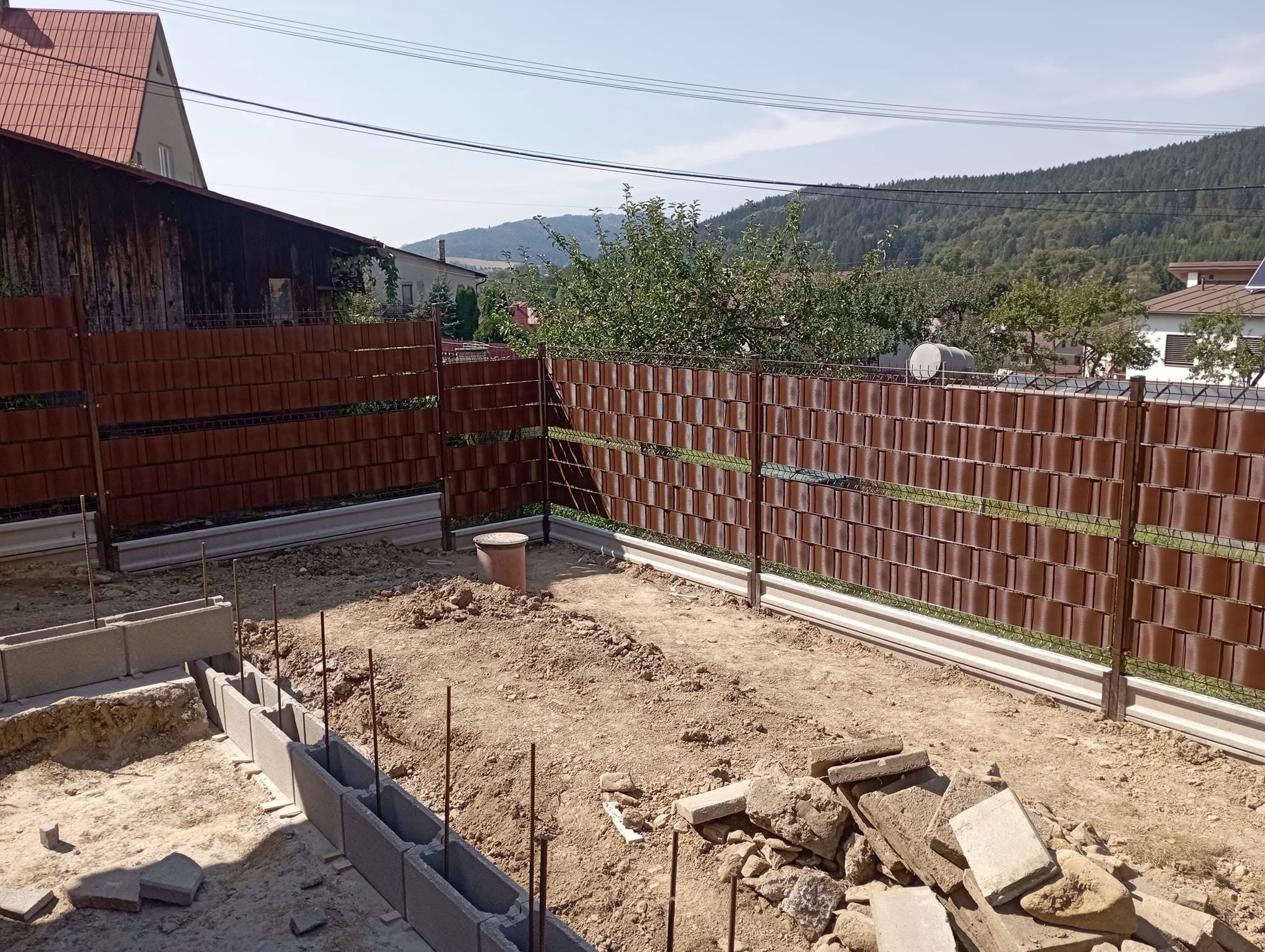 Montáž sadrokartónového stropu v interiéri